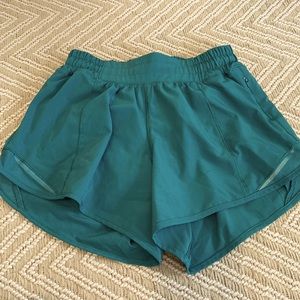 Lululemon Hotty Hot shorts size 2 -4”
